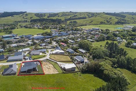 Photo of property in 21 Rauta Way, Helensville, 0800