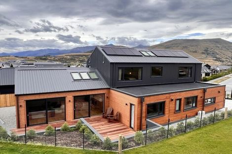 Photo of property in 35 Jack Hanley Drive, Jacks Point, Queenstown, 9371