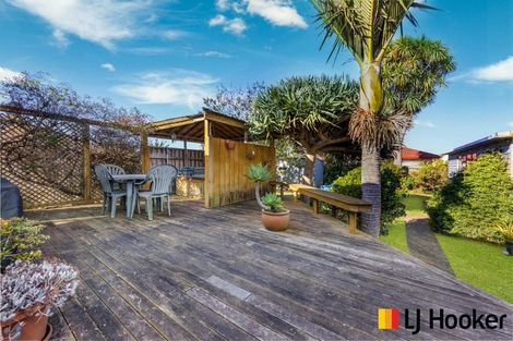 Photo of property in 22 Adel Place, Weymouth, Auckland, 2103