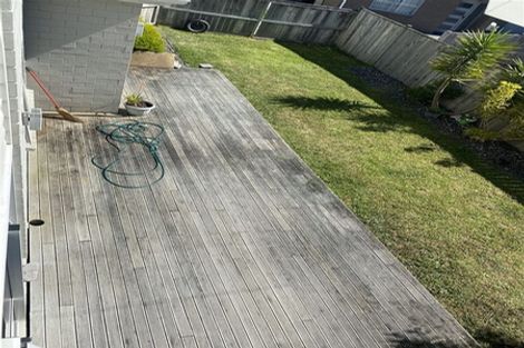 Photo of property in 21d Stamford Crescent, Flat Bush, Auckland, 2019