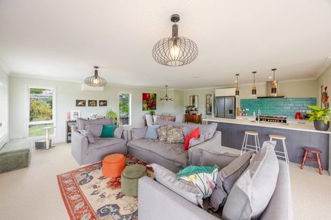 Photo of property in 11 Pohutukawa Drive, Eskdale, Napier, 4182