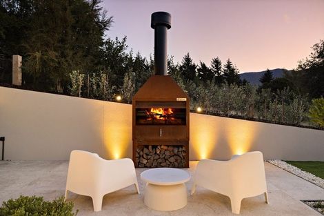 Photo of property in 335 Beacon Point Road, Wanaka, 9305