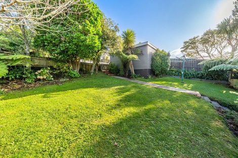 Photo of property in 11 Terawhiti Terrace, Karori, Wellington, 6012