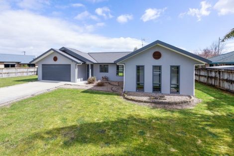 Photo of property in 4 Twickenham Place, Nawton, Hamilton, 3200