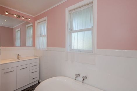 Photo of property in 92 Sedcole Street, Pahiatua, 4910