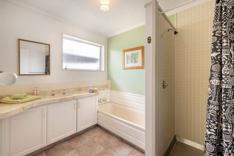 Photo of property in 52 Sunrise Avenue, Mount Maunganui, 3116