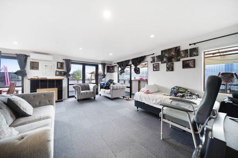 Photo of property in 3 Tilbrook Place, Papakura, 2110