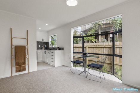 Photo of property in 8 Kupari Place, Totara Vale, Auckland, 0629