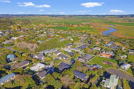 Photo of property in 33a St James Avenue, Helensville, 0800