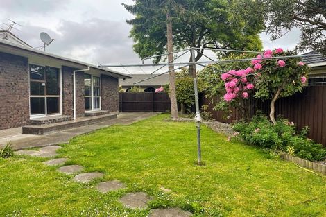 Photo of property in 14 Camberwell Place, Avonhead, Christchurch, 8042