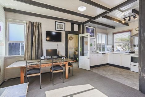Photo of property in 2/6 Drake Street, New Brighton, Christchurch, 8061