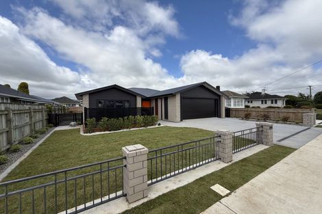 Photo of property in 26 Winchester Street, Levin, 5510