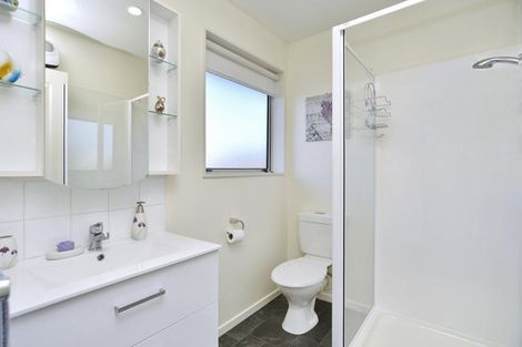 Photo of property in 15 Willowview Drive, Redwood, Christchurch, 8051