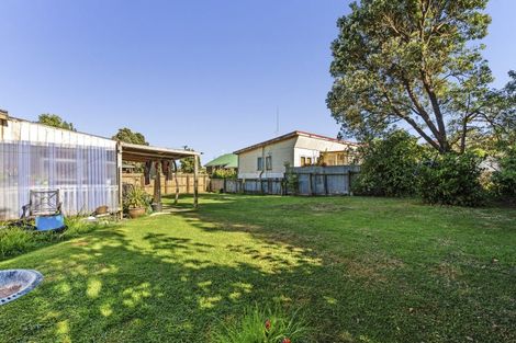 Photo of property in 6 Rangi Street, Mokau, 4376