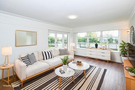 Photo of property in 10 Mckean Avenue, Manurewa, Auckland, 2102