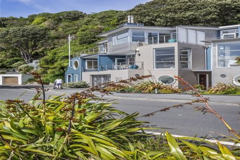 Photo of property in 2/363 Karaka Bay Road, Karaka Bays, Wellington, 6022