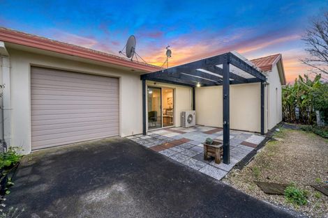 Photo of property in 2 Lockington Avenue, Henderson, Auckland, 0612