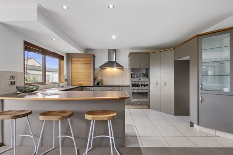 Photo of property in 5 Shire Place, Papamoa Beach, Papamoa, 3118