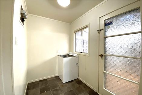 Photo of property in 42a Farwood Drive, Henderson, Auckland, 0612