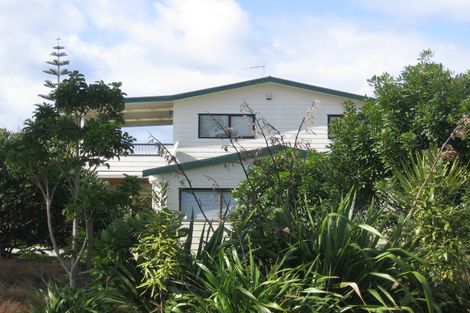 Photo of property in 16 Dey Street, Mangawhai Heads, Mangawhai, 0505