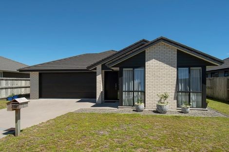 Photo of property in 18 Bill Miller Drive, Papamoa, 3118