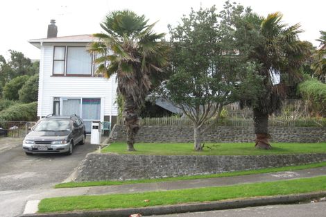 Photo of property in 5 Berkshire Grove, Cannons Creek, Porirua, 5024