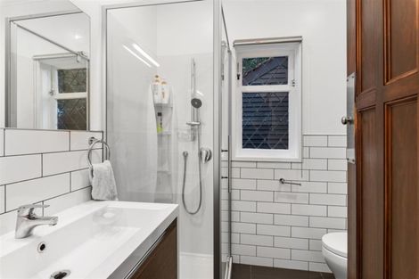 Photo of property in 1/38a Norwood Road, Bayswater, Auckland, 0622