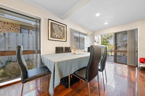 Photo of property in 7 Mark Edward Drive, Half Moon Bay, Auckland, 2012