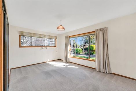 Photo of property in 27 Lochee Road, Upper Riccarton, Christchurch, 8041