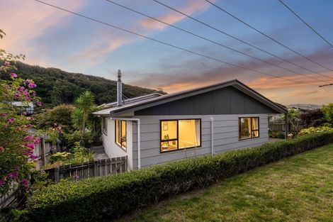 Photo of property in 61 Albatross Close, Whitby, Porirua, 5024