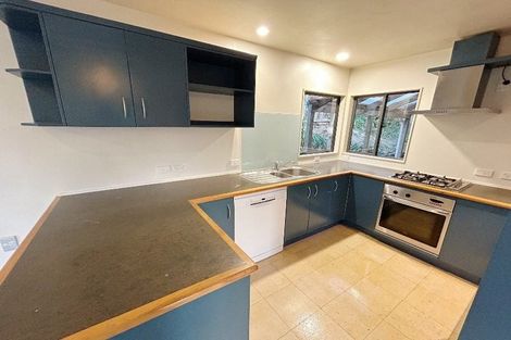 Photo of property in 12 Springwater Vale, Unsworth Heights, Auckland, 0632