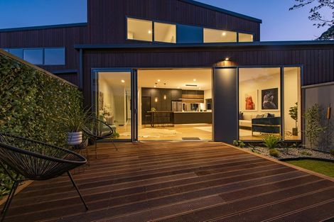 Photo of property in 3 Salmont Place, Kelburn, Wellington, 6012