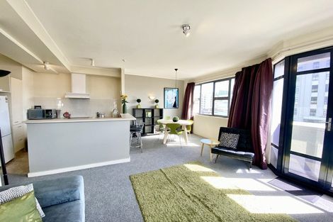 Photo of property in 17 Kent Terrace - Kent Apartments, 5f/16 Kent Terrace, Mount Victoria, Wellington, 6011