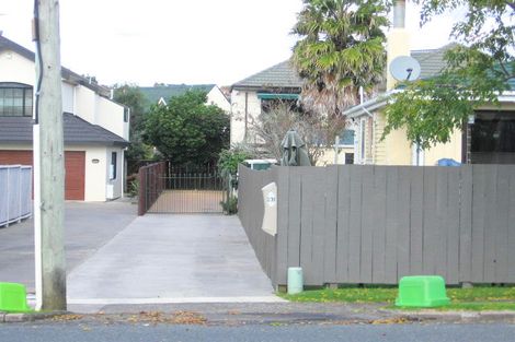 Photo of property in 2/30 Eastern Beach Road, Eastern Beach, Auckland, 2012