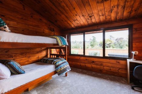 Photo of property in 16 Woodlands Crescent, Browns Bay, Auckland, 0630