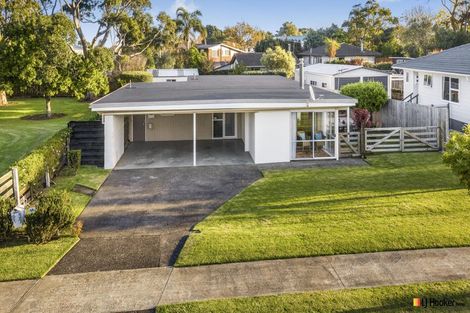 Photo of property in 18 Waterlea Avenue, Mangere Bridge, Auckland, 2022