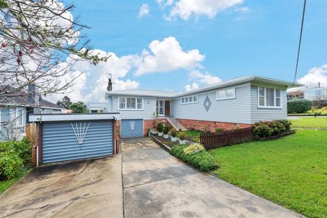 Photo of property in 70 Sylvan Crescent, Te Atatu South, Auckland, 0610