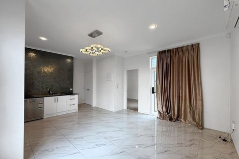 Photo of property in 1 Iwinuku Crescent, Wattle Downs, Auckland, 2103