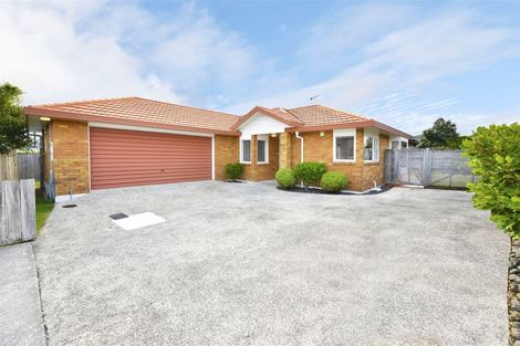 Photo of property in 25 Heversham Place, Glendene, Auckland, 0602