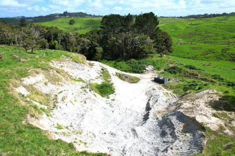 Photo of property in 153 Marohemo Road, Maungaturoto, 0587