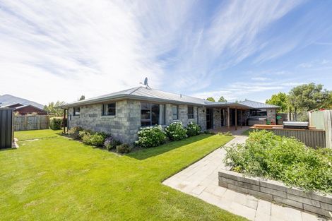 Photo of property in 2 Sherwin Avenue, Albert Town, Wanaka, 9305