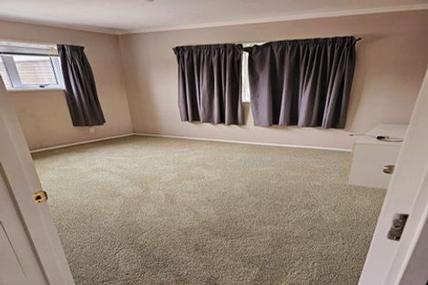 Photo of property in 21 Honeysuckle Place, Northcote, Christchurch, 8052