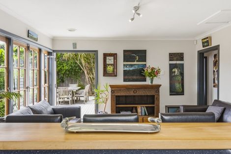 Photo of property in 5a Paneta Street, Paekakariki, 5034