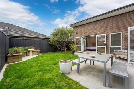 Photo of property in 37 Somerby Mews, Silverstream, Upper Hutt, 5019
