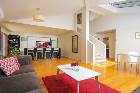 Photo of property in 74 Otitori Bay Road, Titirangi, Auckland, 0604