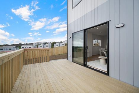 Photo of property in 1 Papauma Place, Papakura, 2110