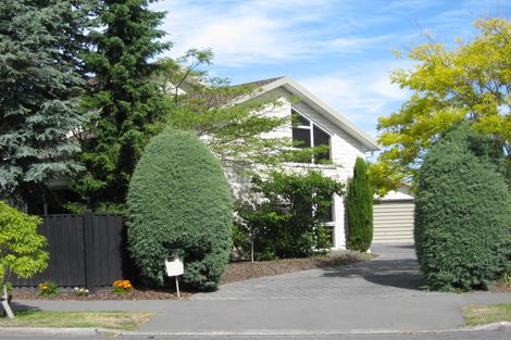 Photo of property in 122 Royal Park Drive, Parklands, Christchurch, 8083