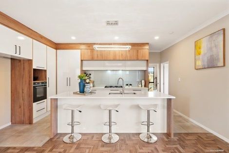 Photo of property in 10 Hinoki Way, Flat Bush, Auckland, 2019