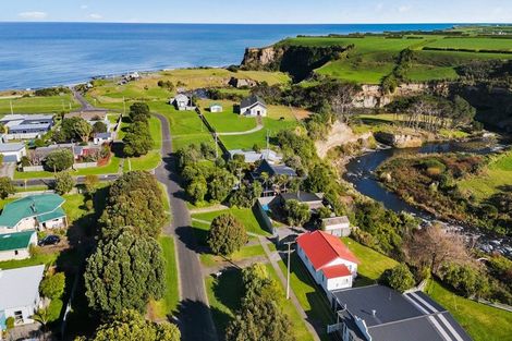 Photo of property in 14 Ohawe Terrace, Ohawe, Hawera, 4671