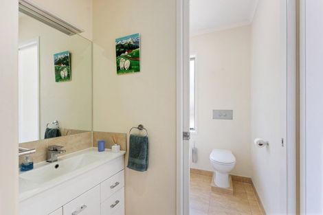 Photo of property in 17 Edgewater Street, Waikanae, 5036